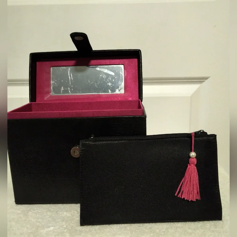 BRAND NEW Paris Hilton Black Top-Handle Bag With Zip Pouch